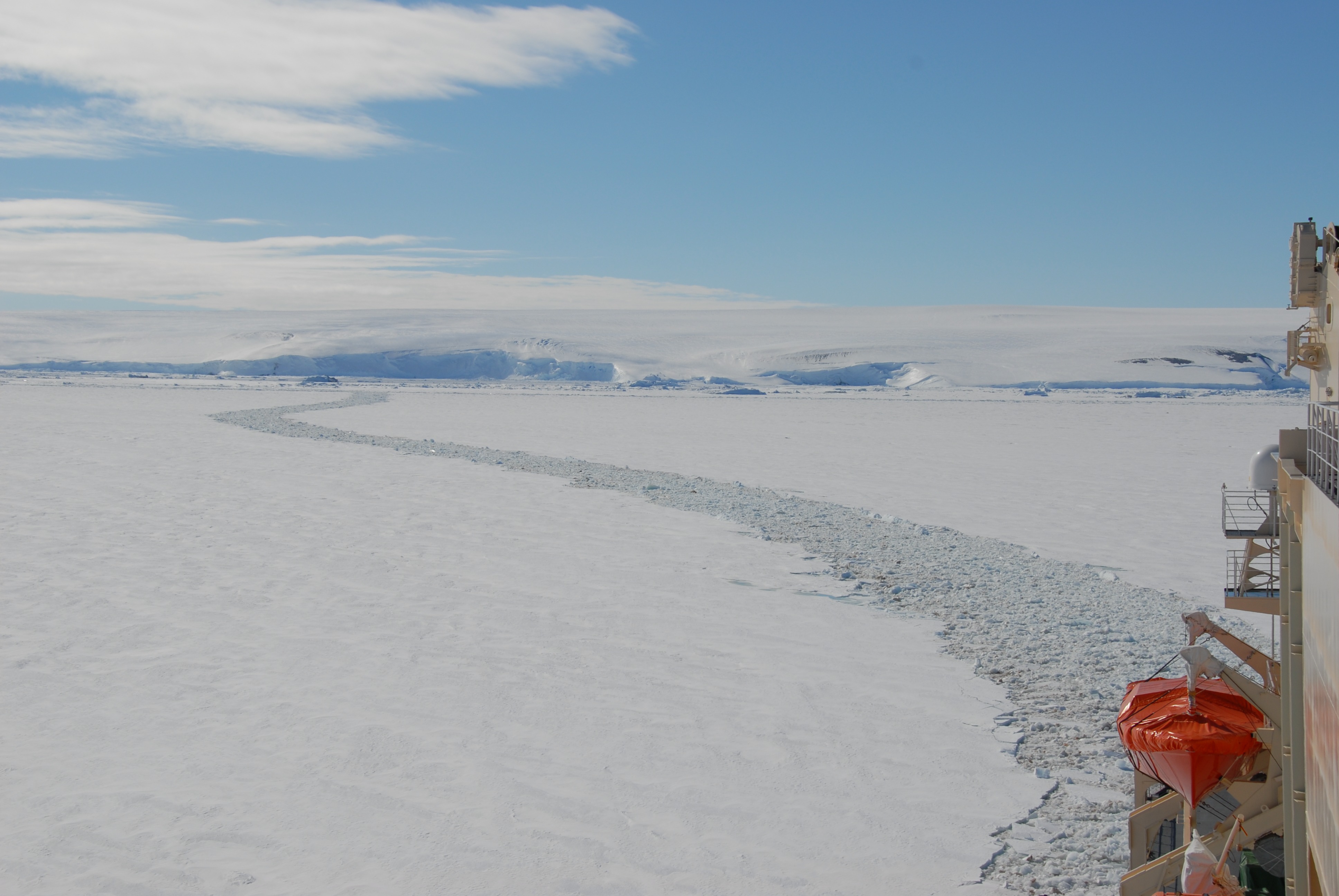 Trail of the Shirase during the 52nd Japanese Antarctic Research Expedition