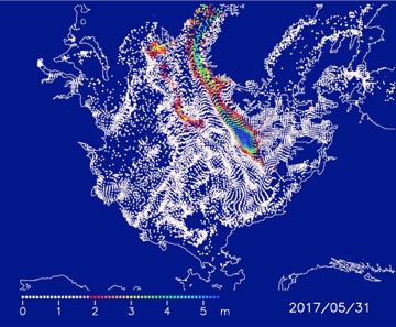 Figure 6：Distribution of particles for May 31, 2016, which are first arrayed over the ice-covered area on December 1, 2015 and are moved based on the satellite-derived daily-ice velocity.